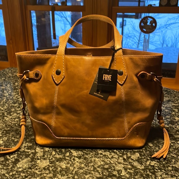 NWT Rare FRYE Melissa Carryall - Picture 1 of 12